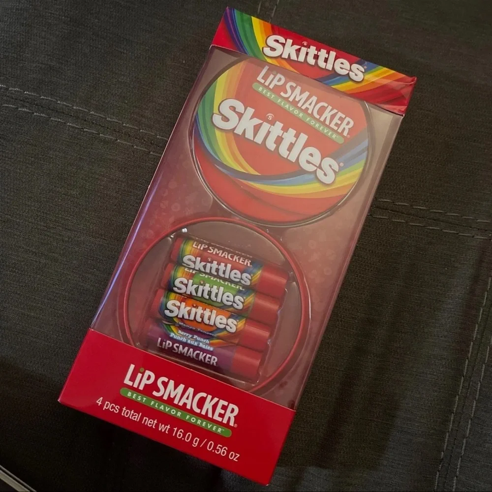 🥰🥰Skittles Flavored Lip Smacker with Tin🥰🥰